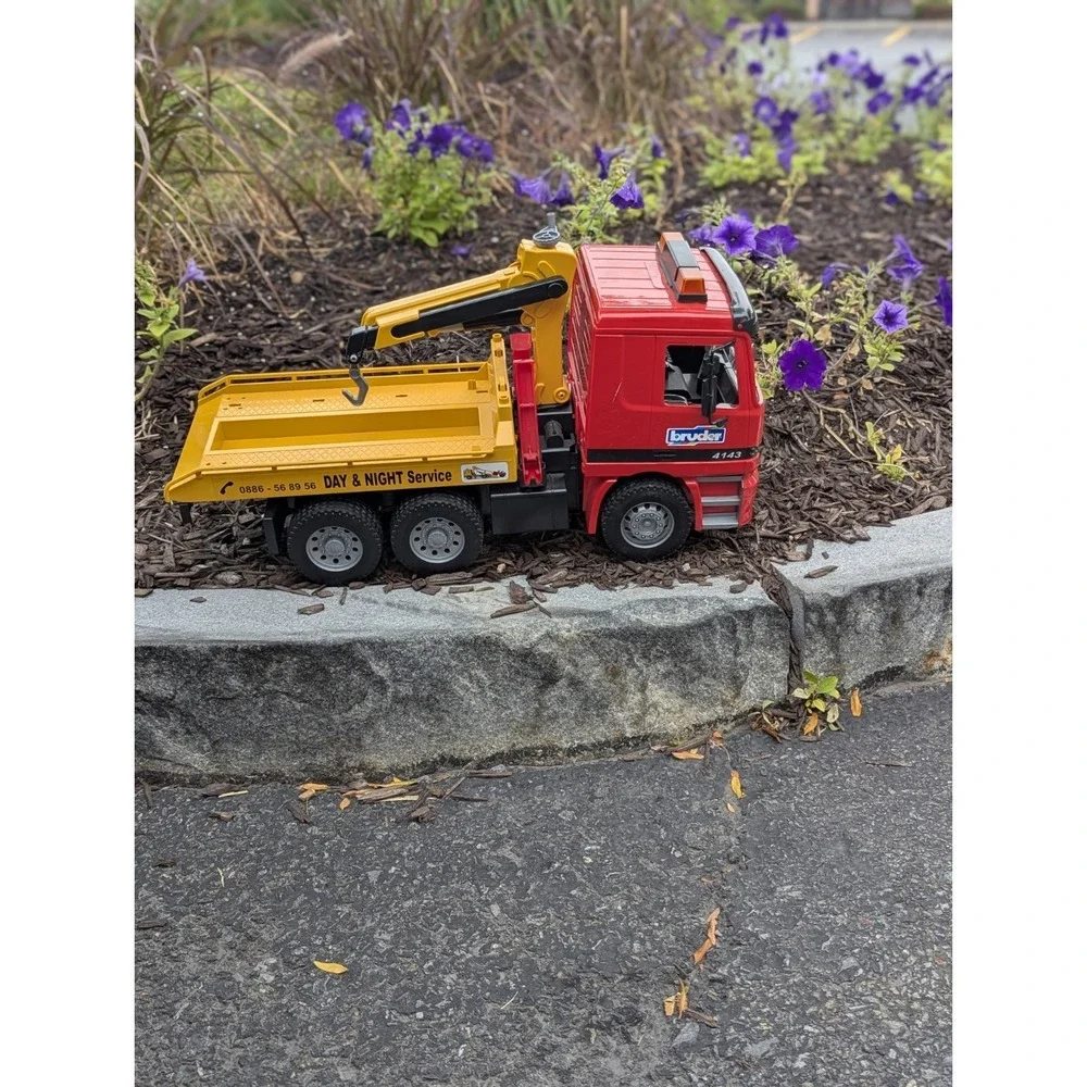 Bruder Mercedes Actros Tow Truck Wrecker Crane Flatbed 1:16 Toy Germany